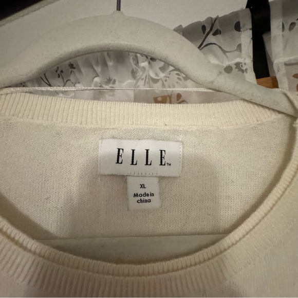 ELLE | black and white Eiffel Tower sweater | XL - Picture 4 of 4